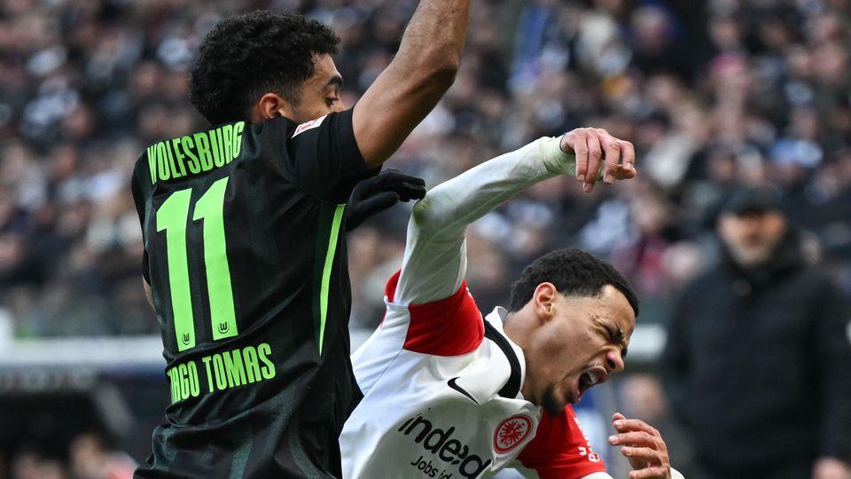 Eintracht-Stürmer Hugo Ekitiké mühte sich gegen Wolfsburg vergeblich.