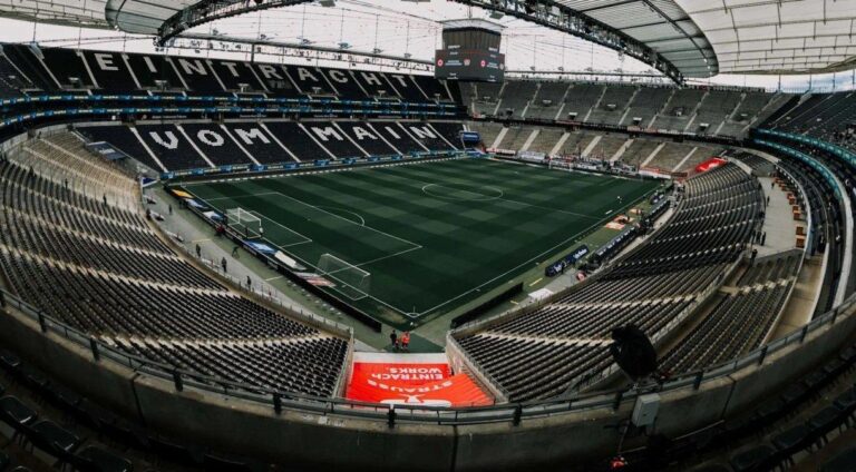 Eintracht Frankfurt enfrenta o Holstein Kiel em partida decisiva da Bundesliga