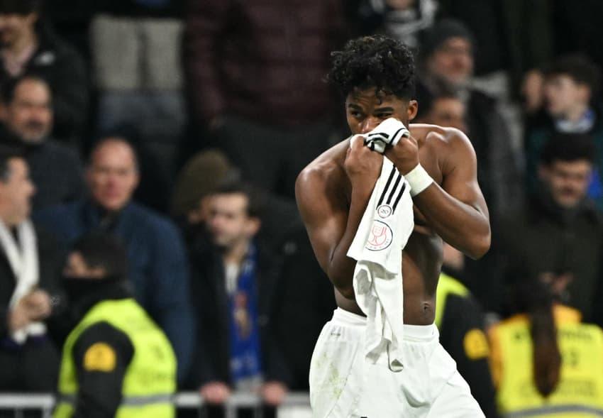 Endrick comemora gol decisivo pelo Real Madrid