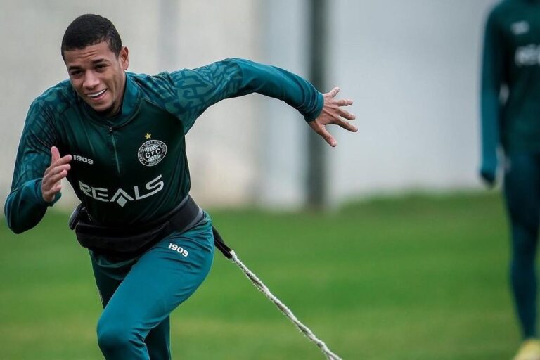 Coritiba Rescinde Contrato com Jhonny e Jogador se Junta ao Volta Redonda
