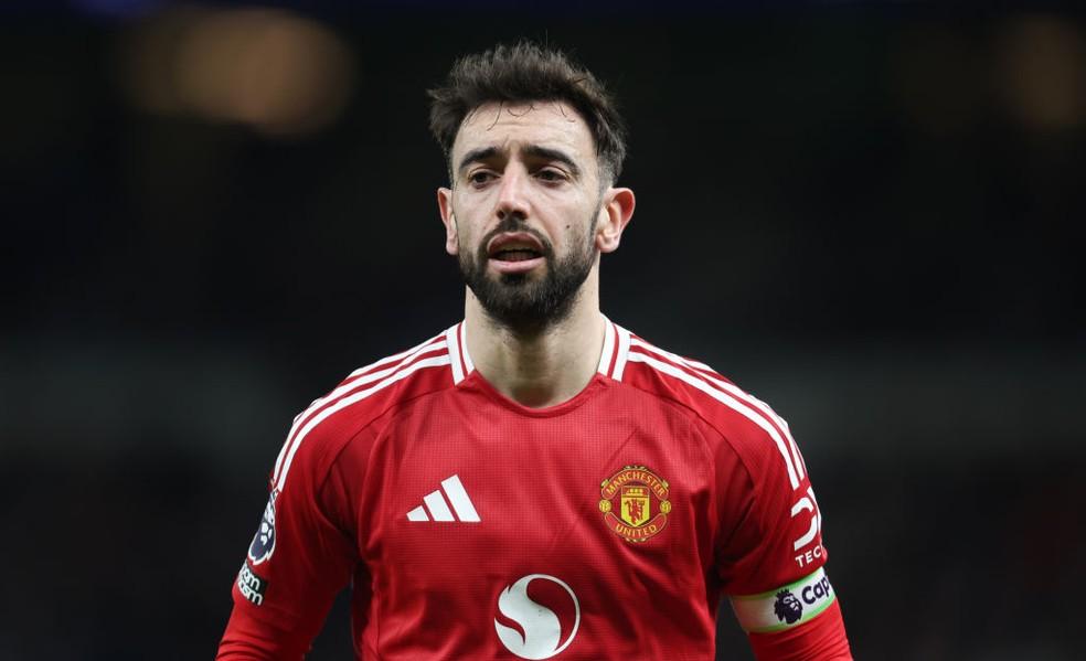 Manchester United, de Bruno Fernandes, enfrenta neste sábado o Everton, na Premier League