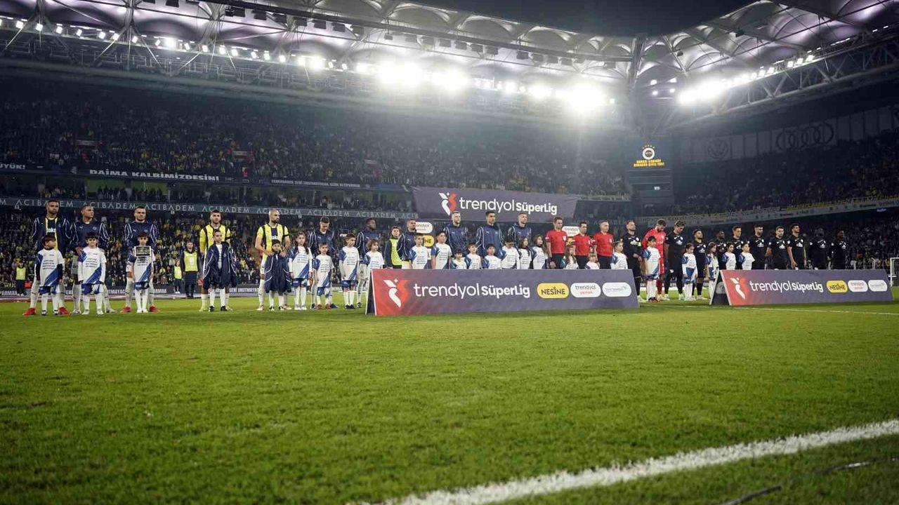Kadıköy'de müthiş ilk yarı: 3 gol, 1 penaltı, 1 kırmızı