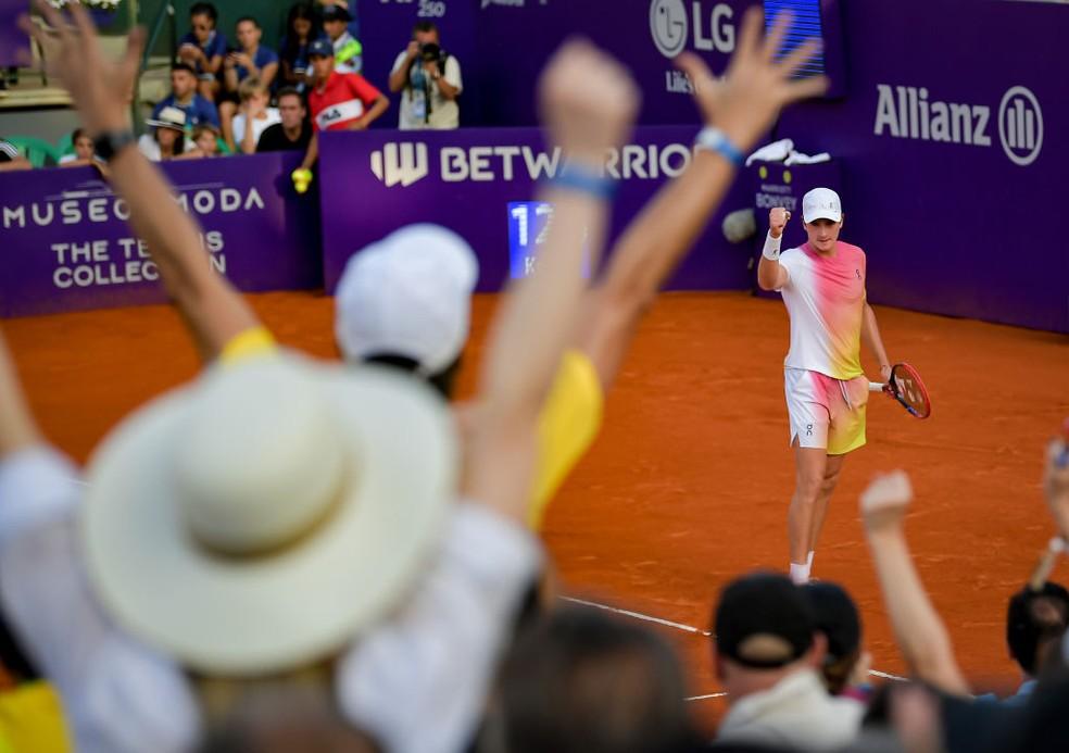 João Fonseca celebrando a vitória sobre Laslo Djere