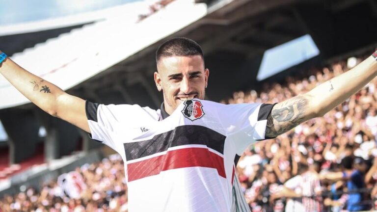 Thiago Galhardo é apresentado no Santa Cruz e promete dedicação ao projeto do clube