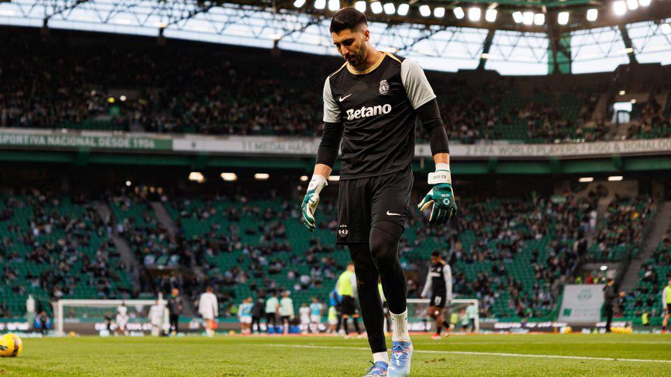 Rui Silva no relvado de Alvalade.