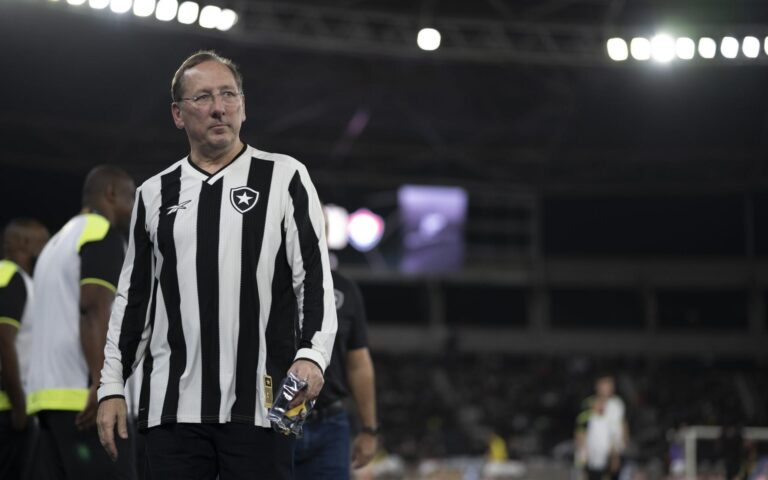 Reação de John Textor em Derrota do Botafogo Viraliza nas Redes Sociais