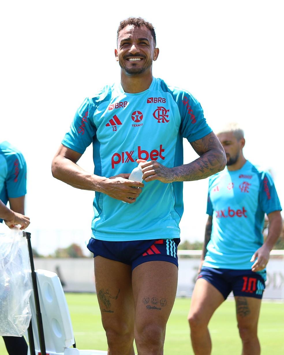 Danilo em treino do Flamengo