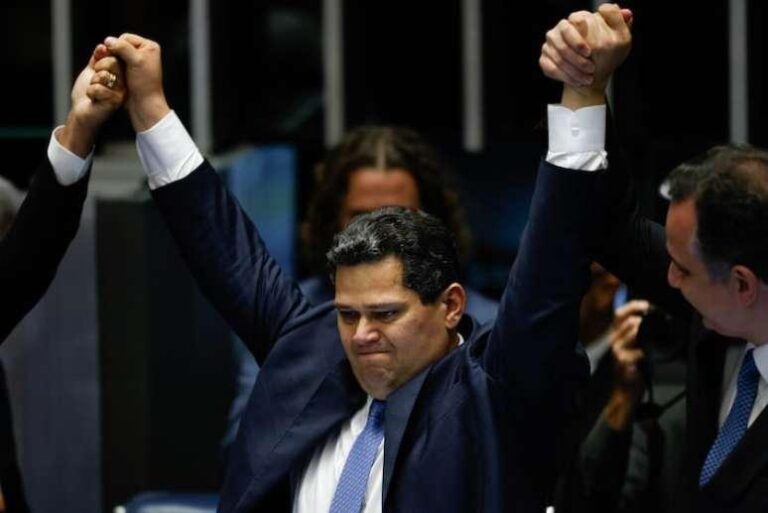 Eleições no Congresso: Davi Alcolumbre assume presidência do Senado