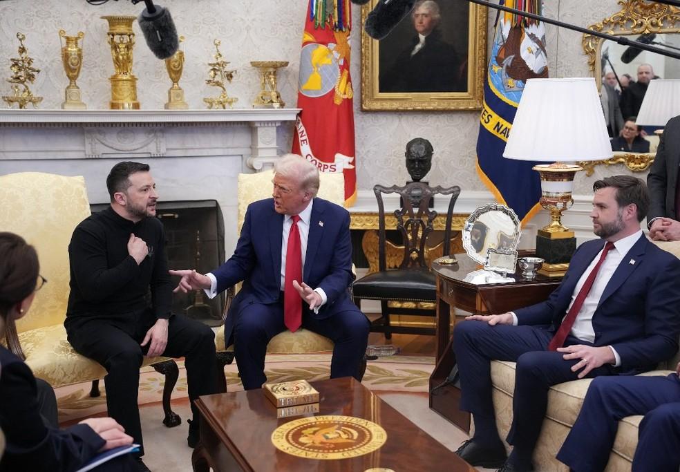 Trump e Zelensky batem boca na Casa Branca