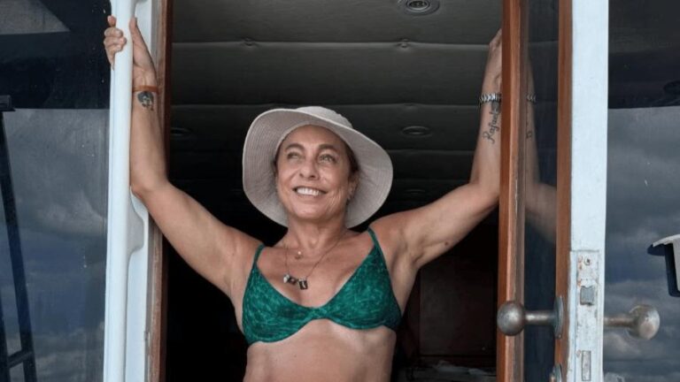 Cissa Guimarães se despede da Bahia com fotos de biquíni