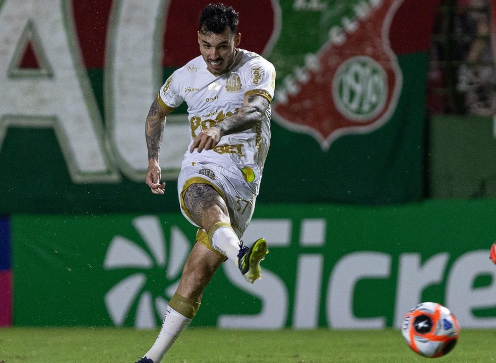 Zeca em ação pelo Mirassol no Paulistão 2025