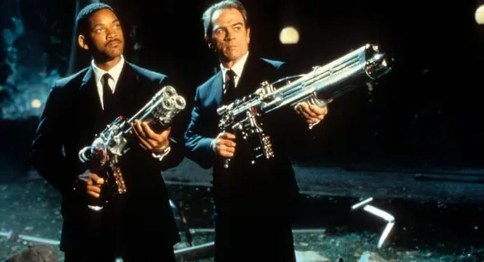 Will Smith e Tommy Lee Jones em MIB: Homens de Preto