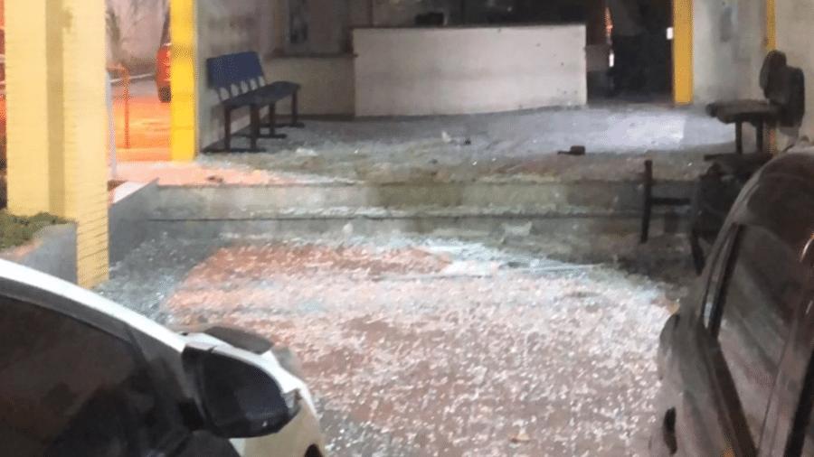 Fachada do 60ª DP (Campos Elíseos) ficou destruída após ataque a tiros.