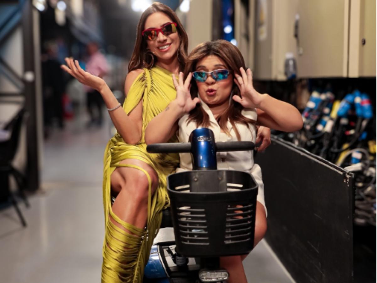 Patrícia Abravanel e Pequena Lô nos bastidores do Programa Silvio Santos