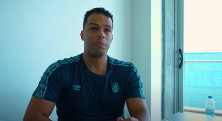 Contratações do Grêmio: a estratégia aleatória de Fernando Lázaro e a chegada de Amuzu