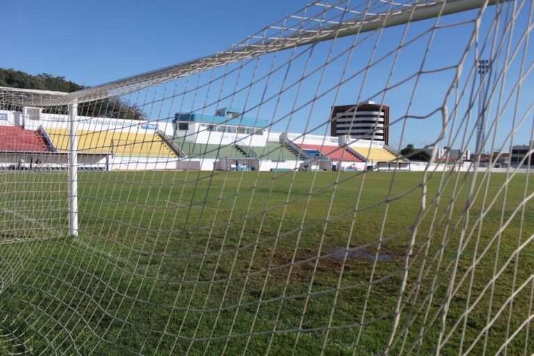 Petrólia tenta se reerguer em jogo crucial contra o Central no Campeonato Pernambucano