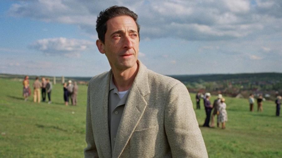 Adrien Brody como o protagonista do filme 'O Brutalista'