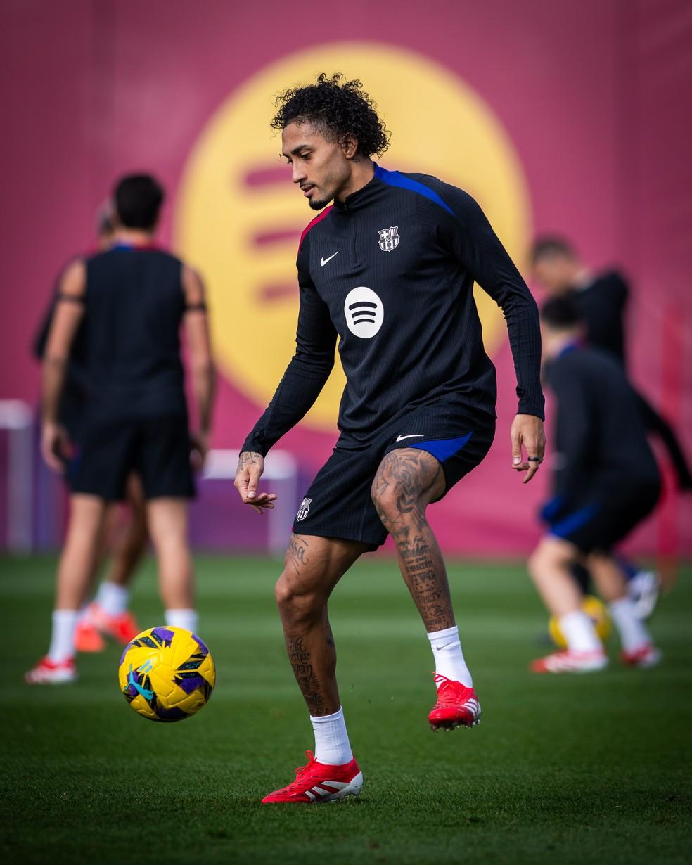 Raphinha em treinamento antes do jogo contra Rayo Vallecano