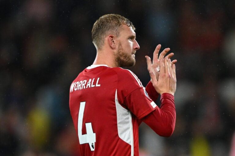 Murillo: O Talento Brasileiro que Encanta o Nottingham Forest