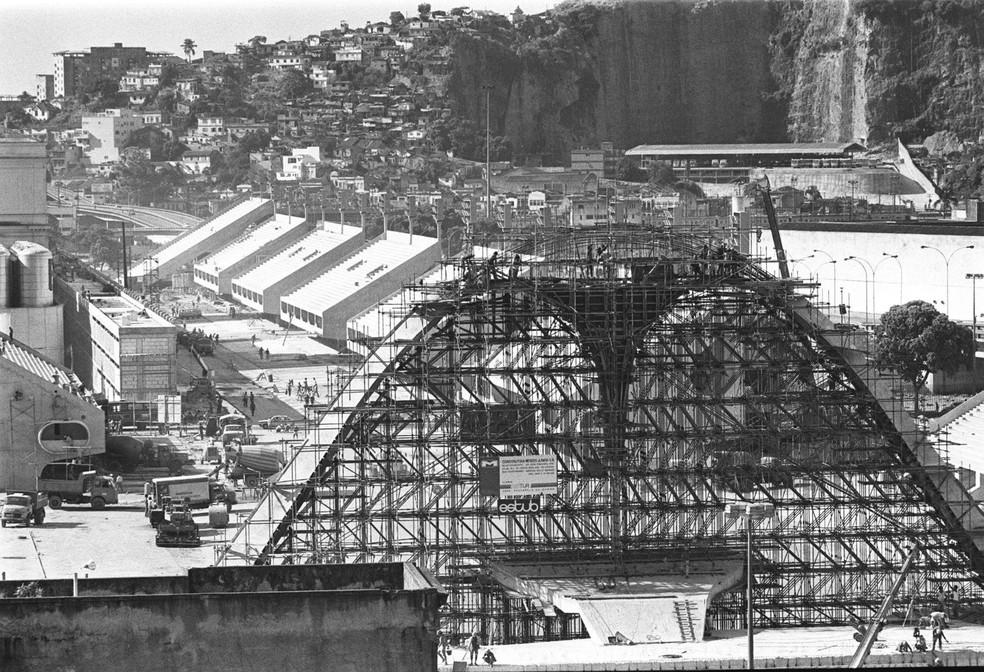 A construção do Sambódromo, na década de 1980