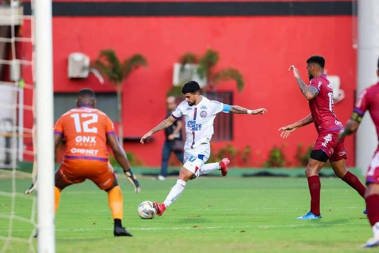 Bahia vencendo Barcelona-BA no Barradão