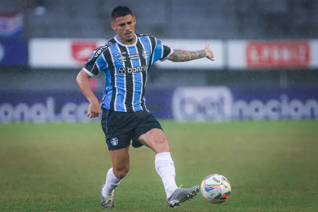 Mayk jogador do Grêmio durante partida contra o Caxias em 2024