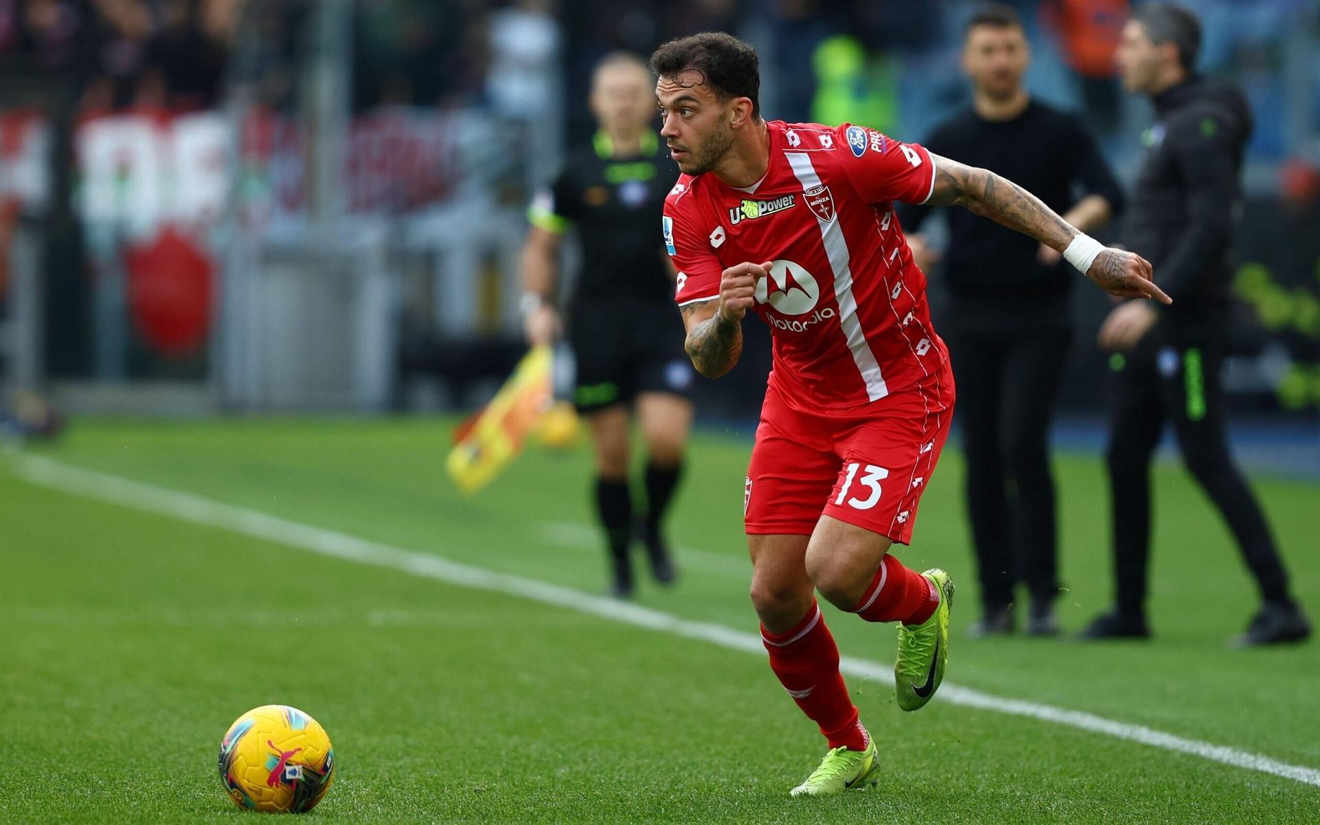 Pedro Pereira (Monza) durante jogo no Estádio Olímpico de Roma.