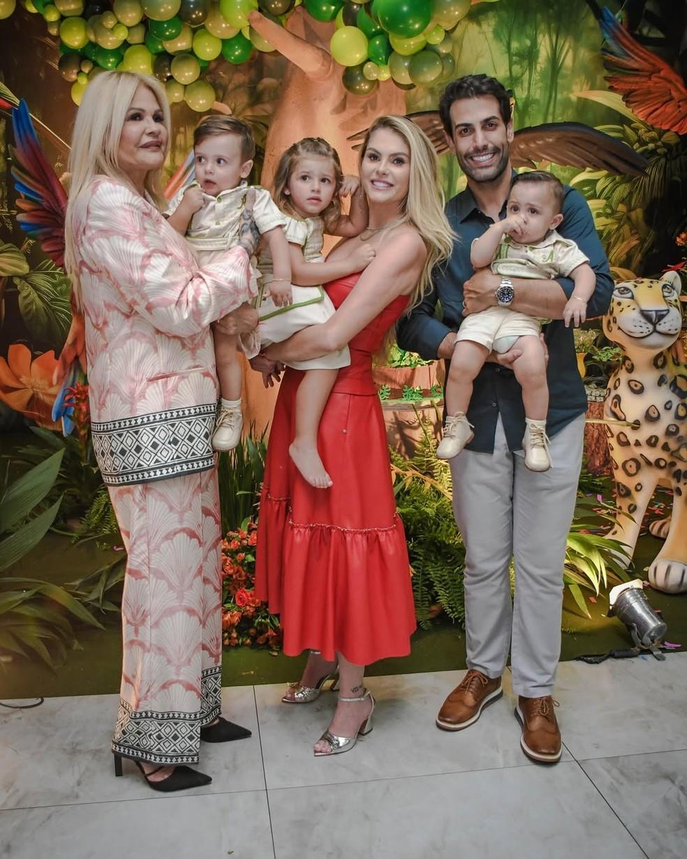 Monique Evans falou sobre a relação com a filha, Bárbara Evans