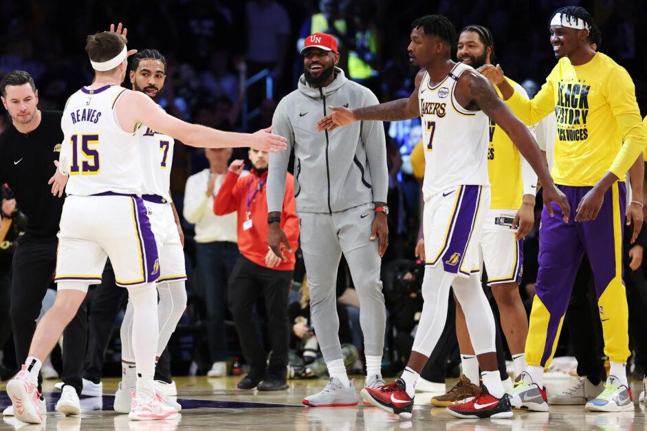 LeBron James em ação durante o jogo contra os Mavericks