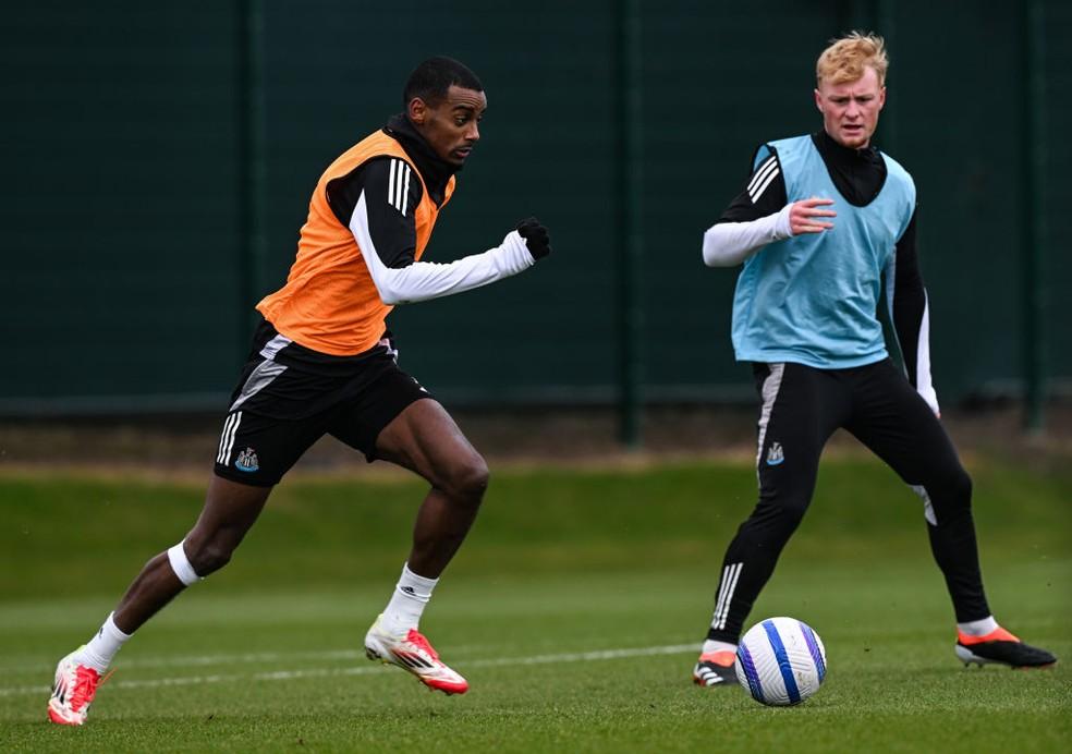 Newcastle em treino antes da partida contra o Liverpool