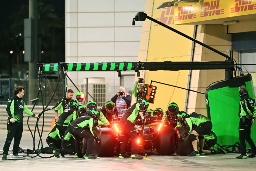Sauber treina pit stop com Gabriel Bortoleto no Bahrein