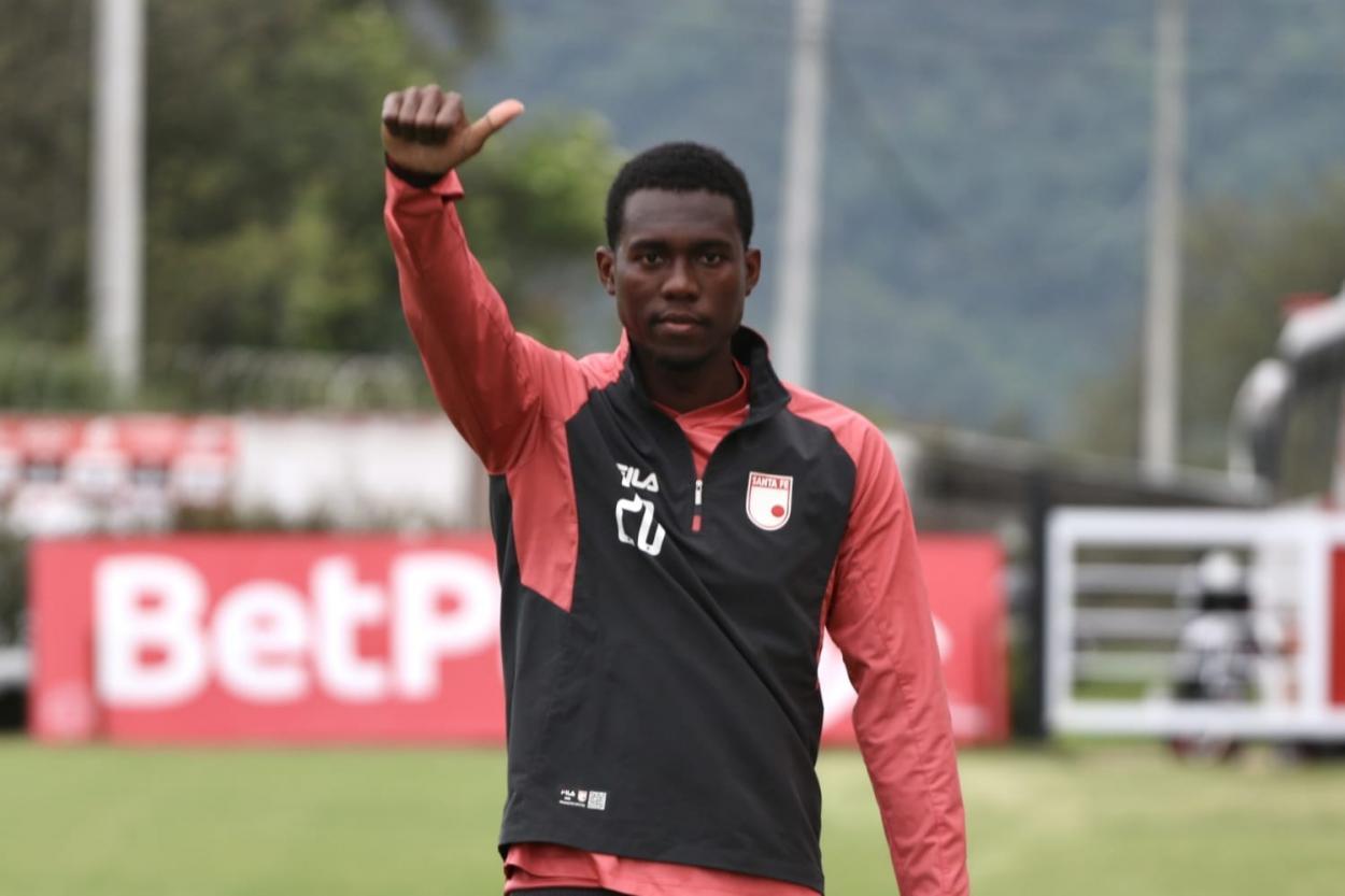 Andrés Mosquera e Pablo Peirano durante coletiva do Independiente Santa Fe.