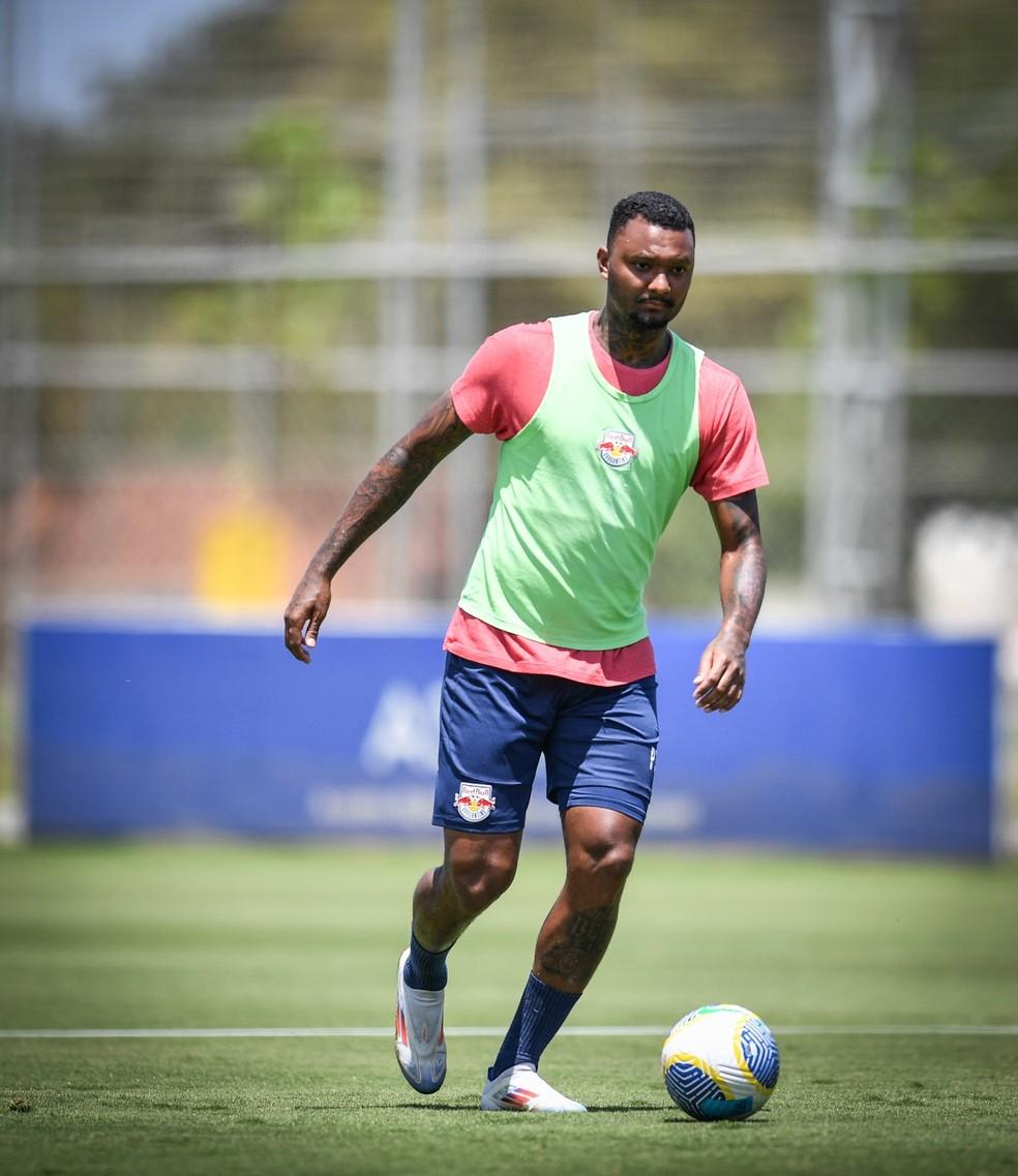 Luan Cândido em treino do Bragantino