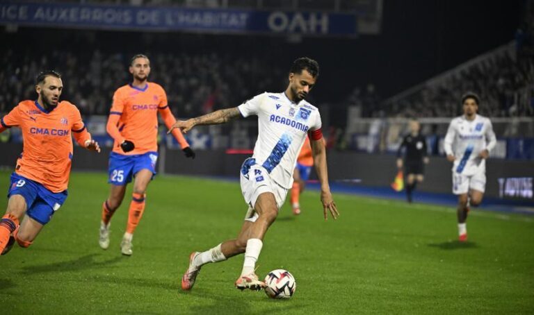Auxerre surpreende e vence o Marseille por 3 a 0 na Ligue 1