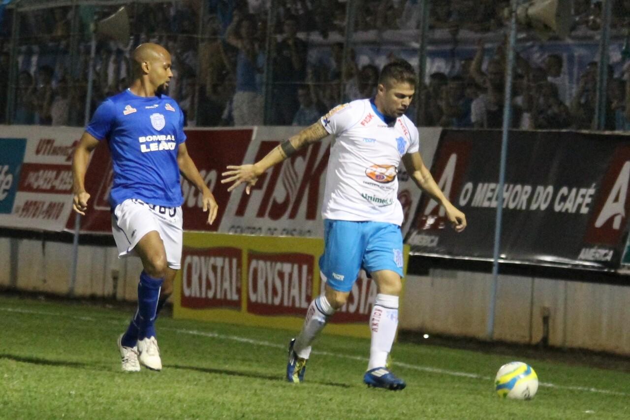 Marília venceu o Monte Azul em 2014