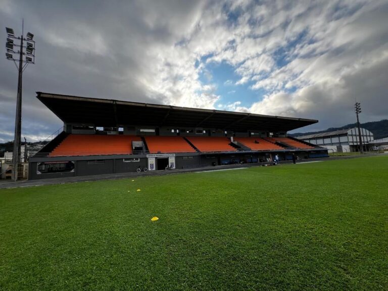 Santa Catarina e Figueirense se enfrentam em jogo decisivo pelo Campeonato Catarinense