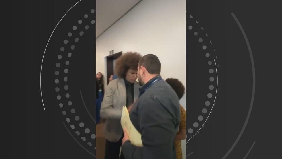 Freitas empurrou o assessor Kenny Bryan durante sessão da CCJ na Alep.