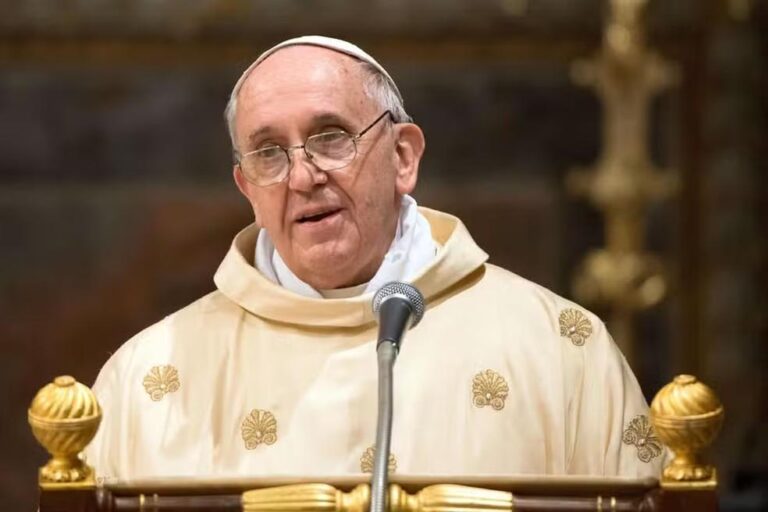 Nostradamus e a Previsão da Morte do Papa Francisco: Entenda o Que Acontece na Igreja