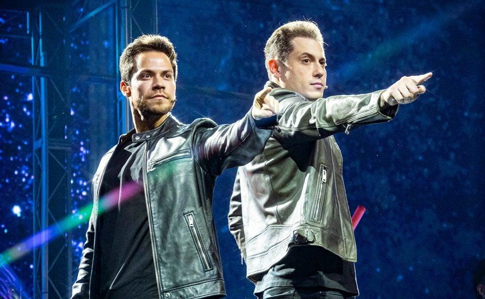 Henry e Klauss no espetáculo de magia da Disney+