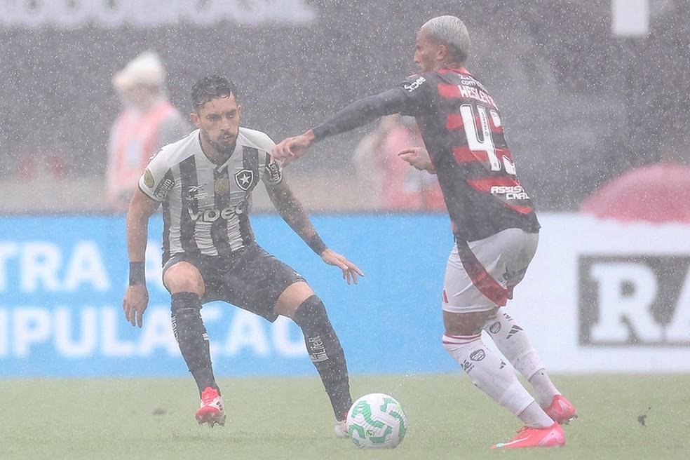 Wesley em ação no Botafogo x Flamengo