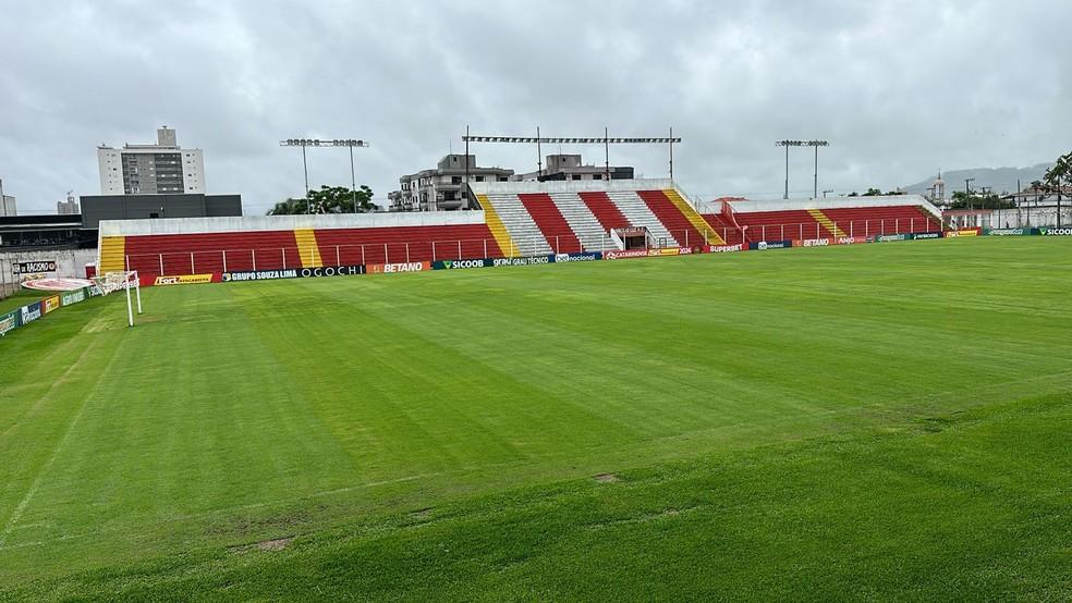Estádio Aníbal Costa em Tubarão