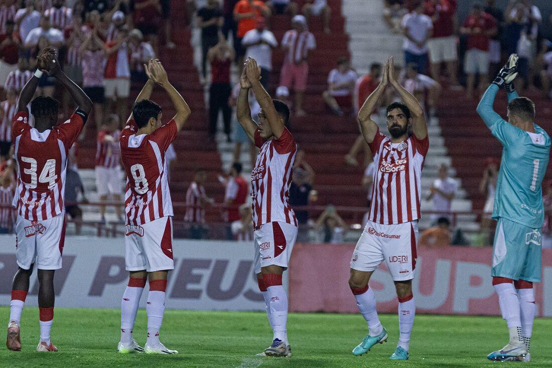 Jogadores do Náutico, nos Aflitos.