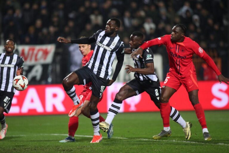 Massiva Presença de Torcedores do PAOK em Bucharest Para Jogo da UEFA Europa League