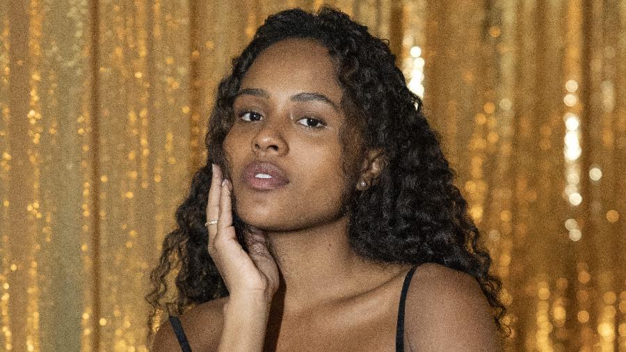 Beatriz (Duda Santos) em 'Garota do Momento'