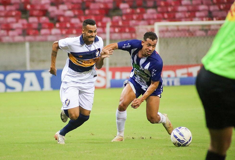 Retrô e Decisão ficaram no empate na Arena de Pernambuco.