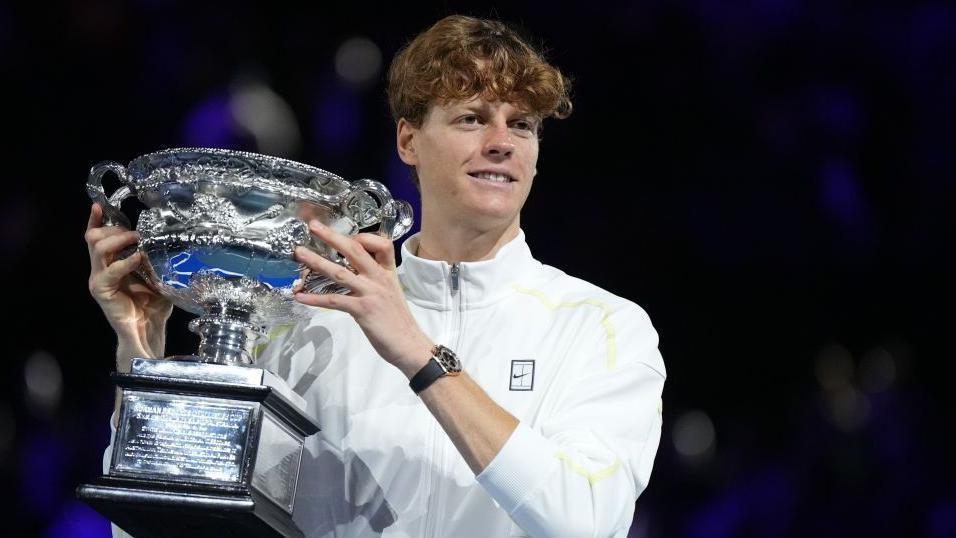 Jogador de tênis Jannik Sinner