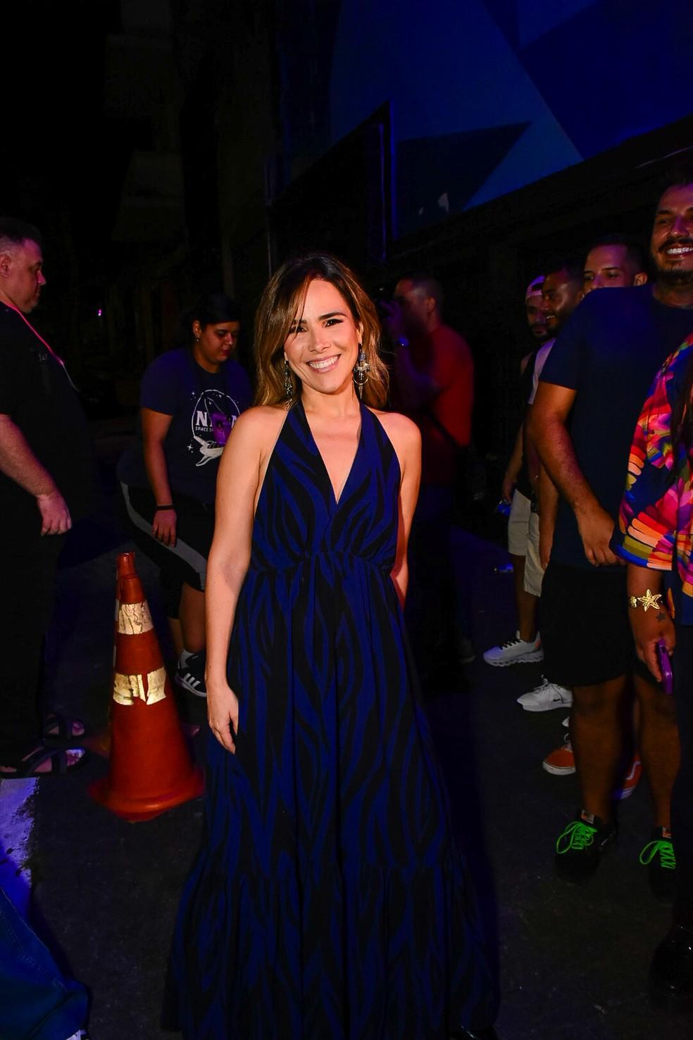 Wanessa Camargo sorridente no show beneficente