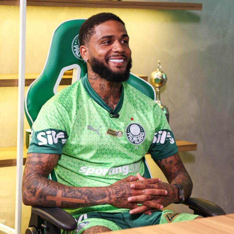 Palmeiras anuncia a contratação do zagueiro Micael, torcedor desde a infância
