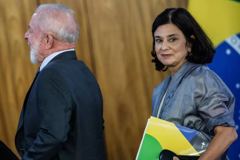 Reforma Ministerial: Lula Demite Nísia Trindade e Nomeia Alexandre Padilha como Novo Ministro da Saúde