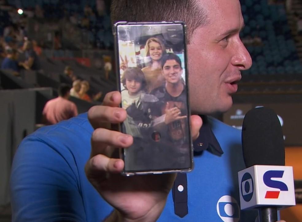Foto que João Fonseca tirou com Gabriel Medina há alguns anos